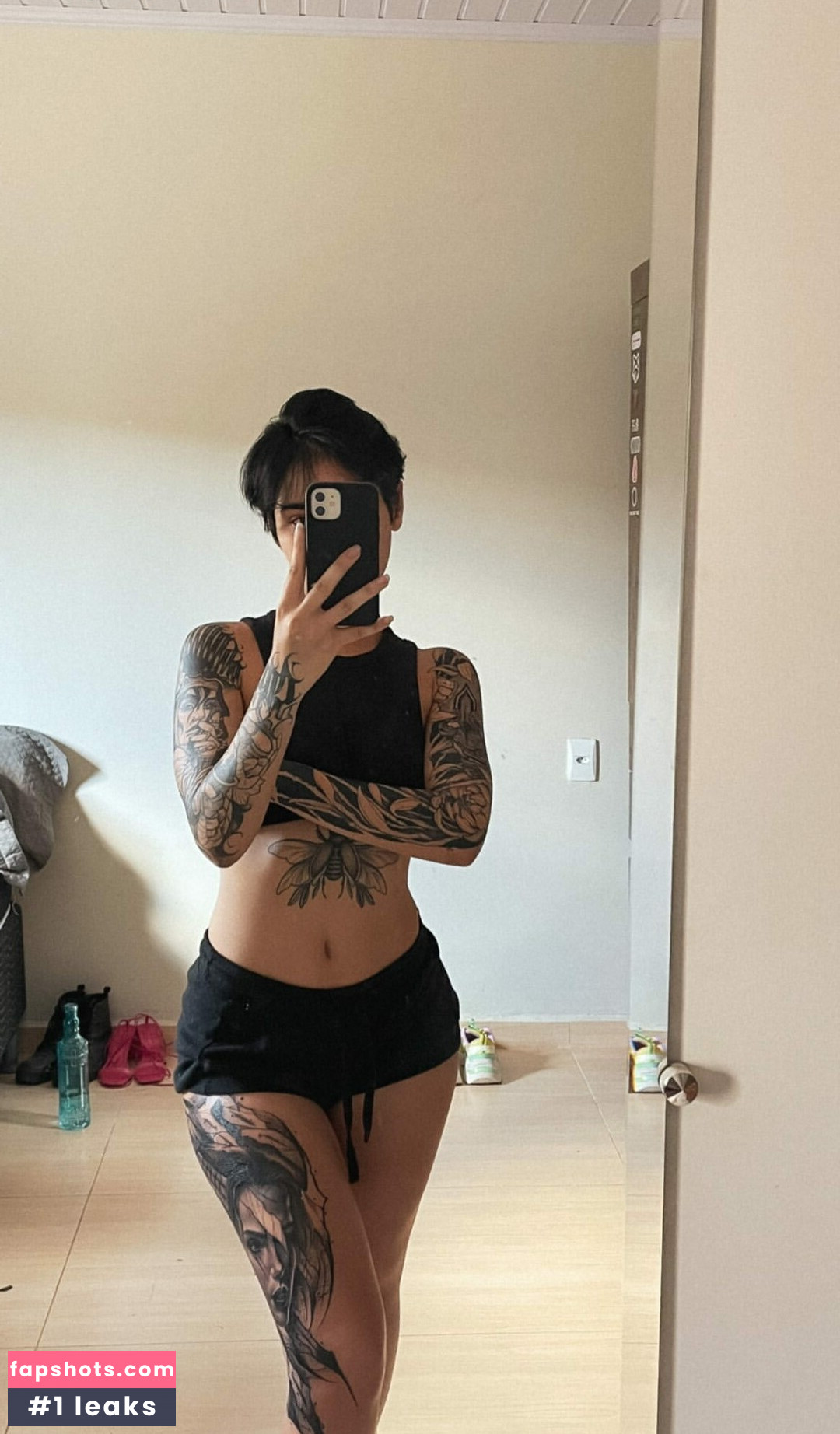 Isis Rodrigues gallery photo #24