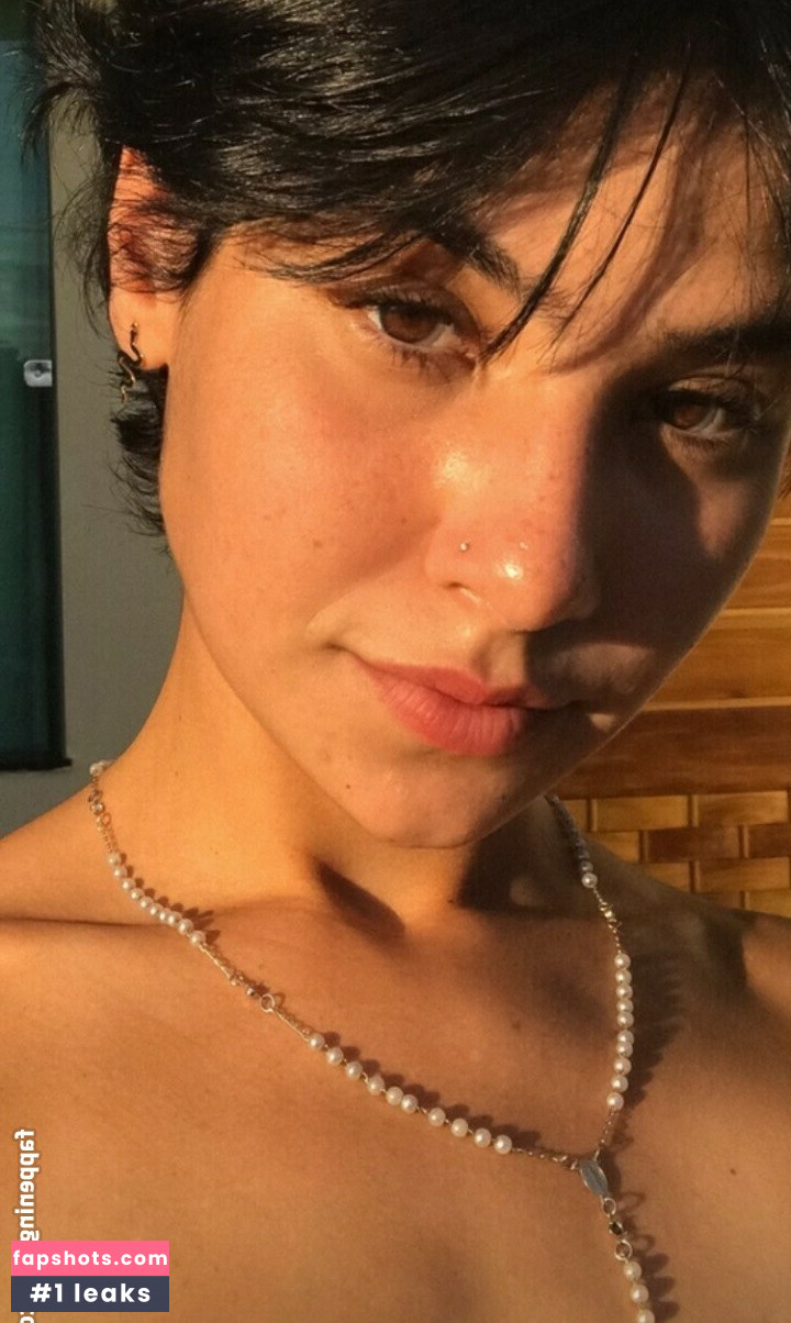 Isis Rodrigues gallery photo #40