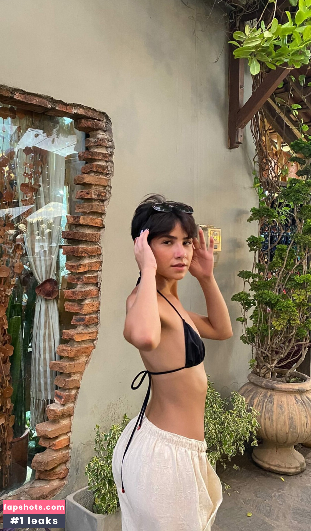 Isis Rodrigues gallery photo #45