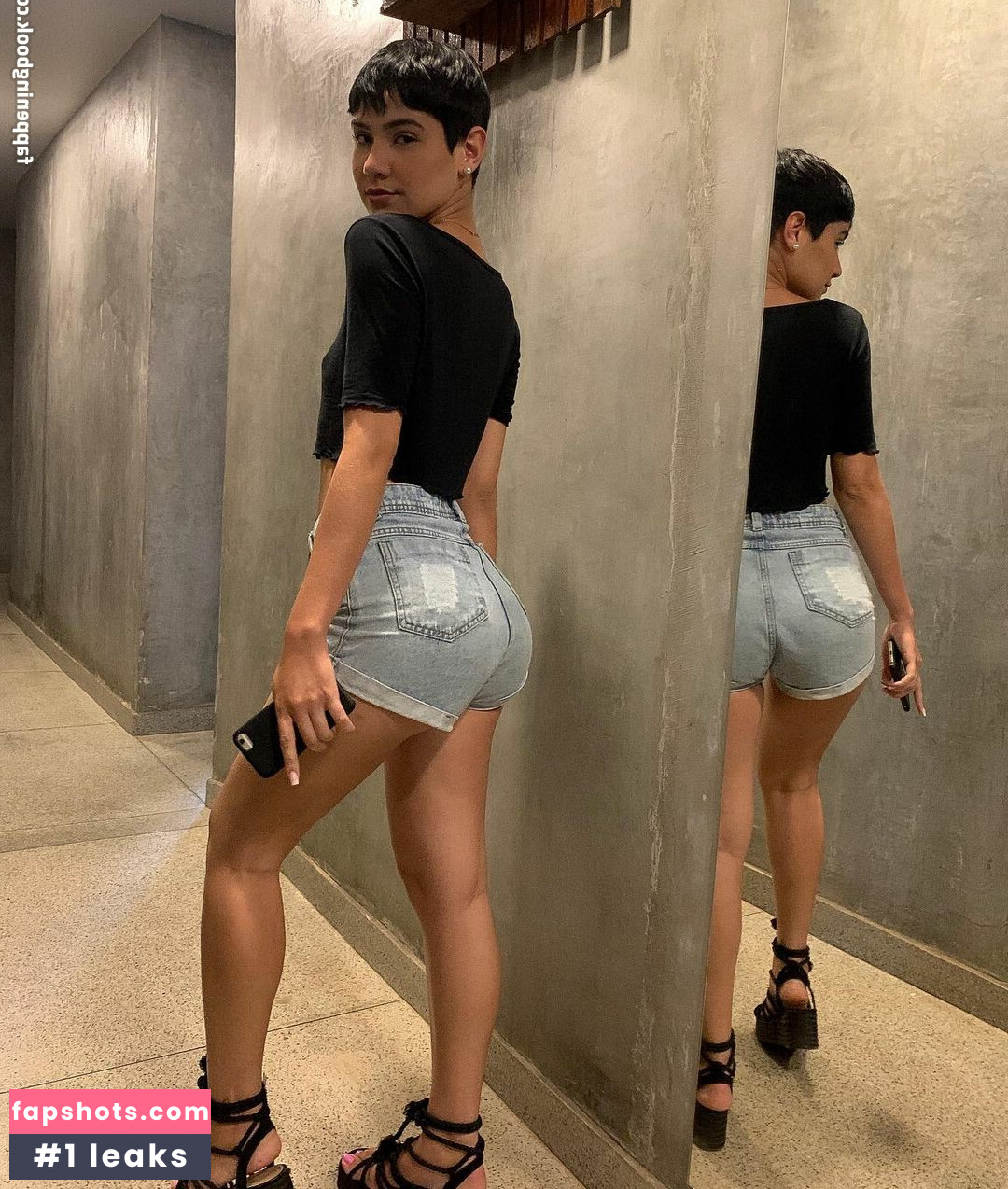 Isis Rodrigues gallery photo #9