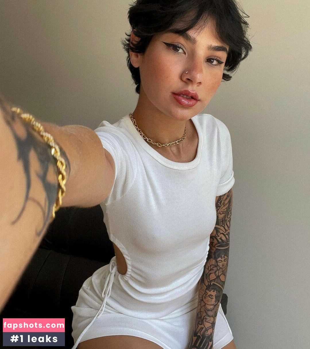 Isis Rodrigues gallery photo #88