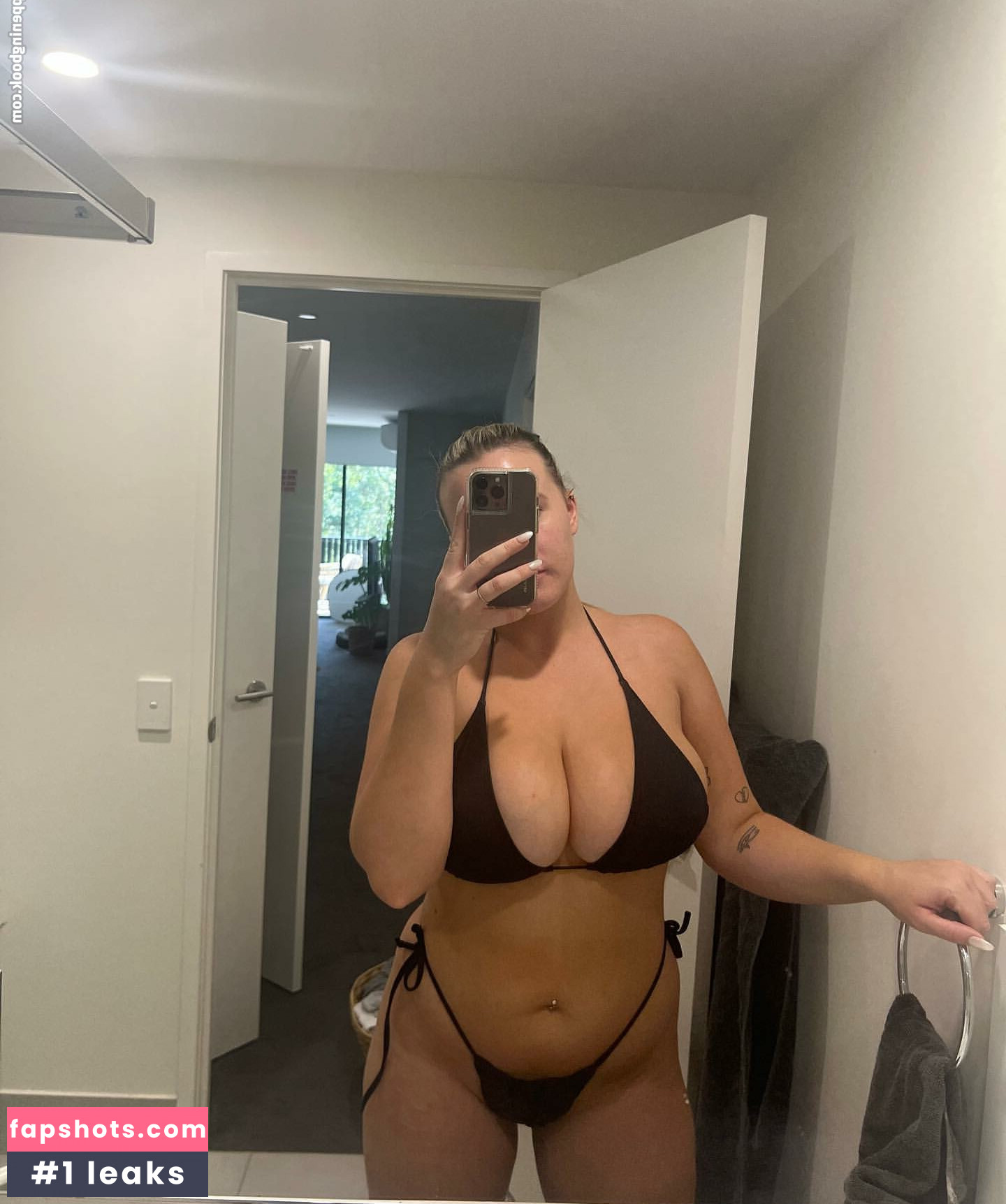 Isisxox gallery photo #138