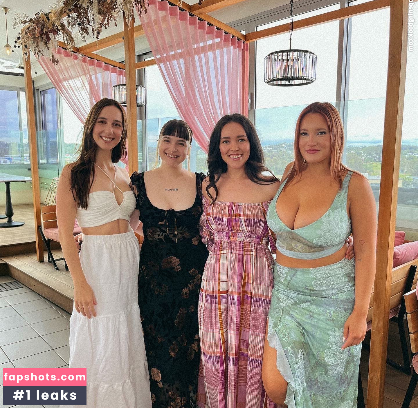 Isisxox gallery photo #152