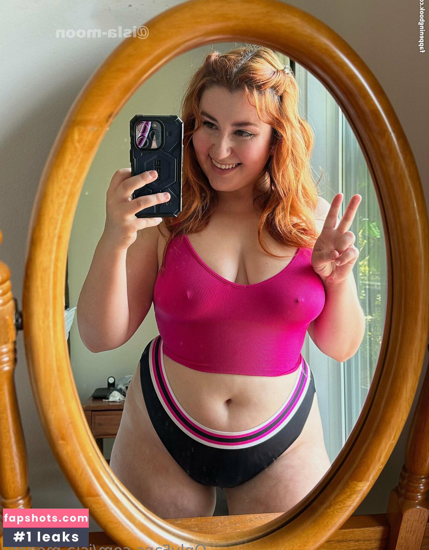 isla-moontv gallery photo #5