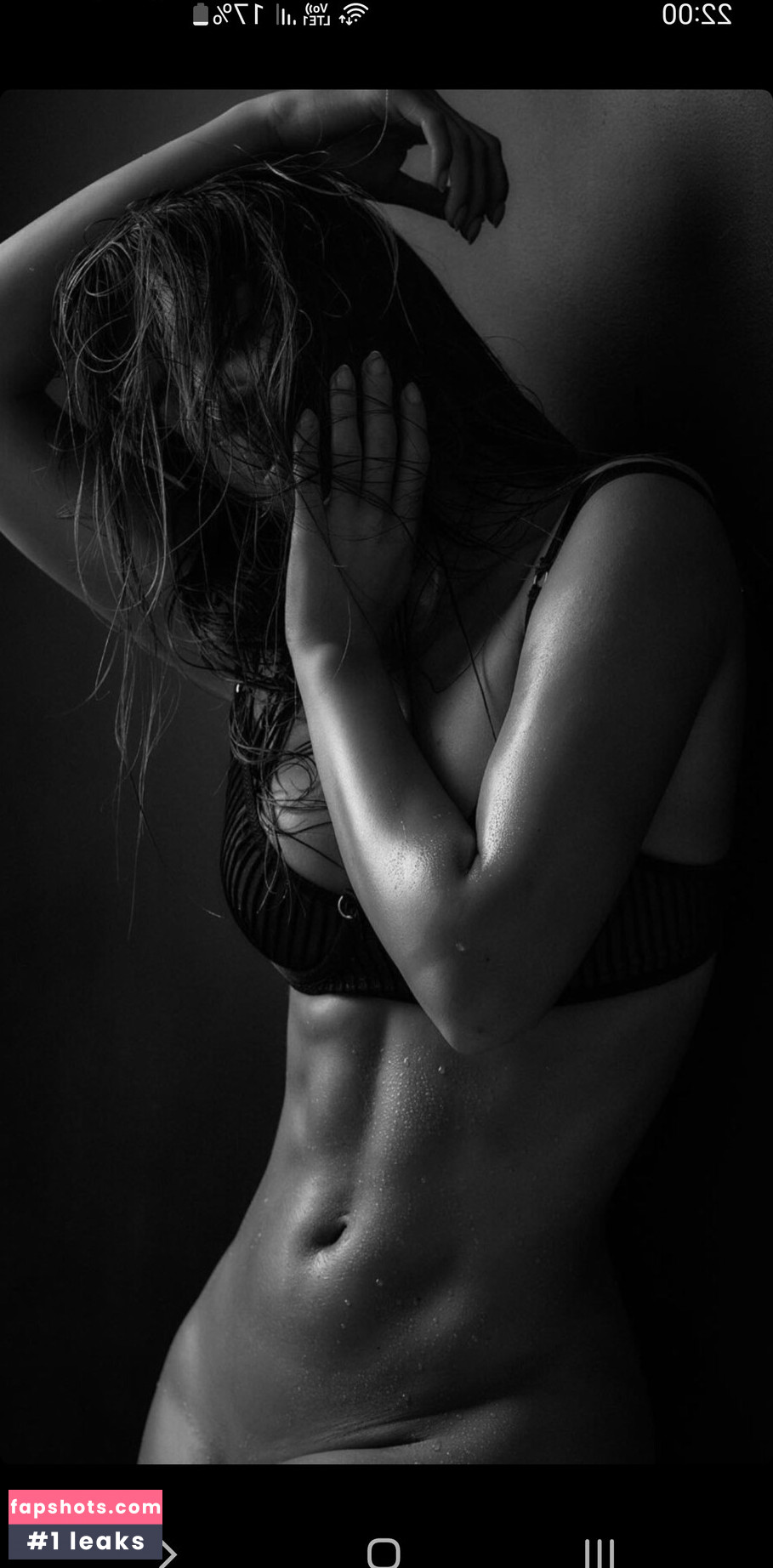 Issa Bell gallery photo #9