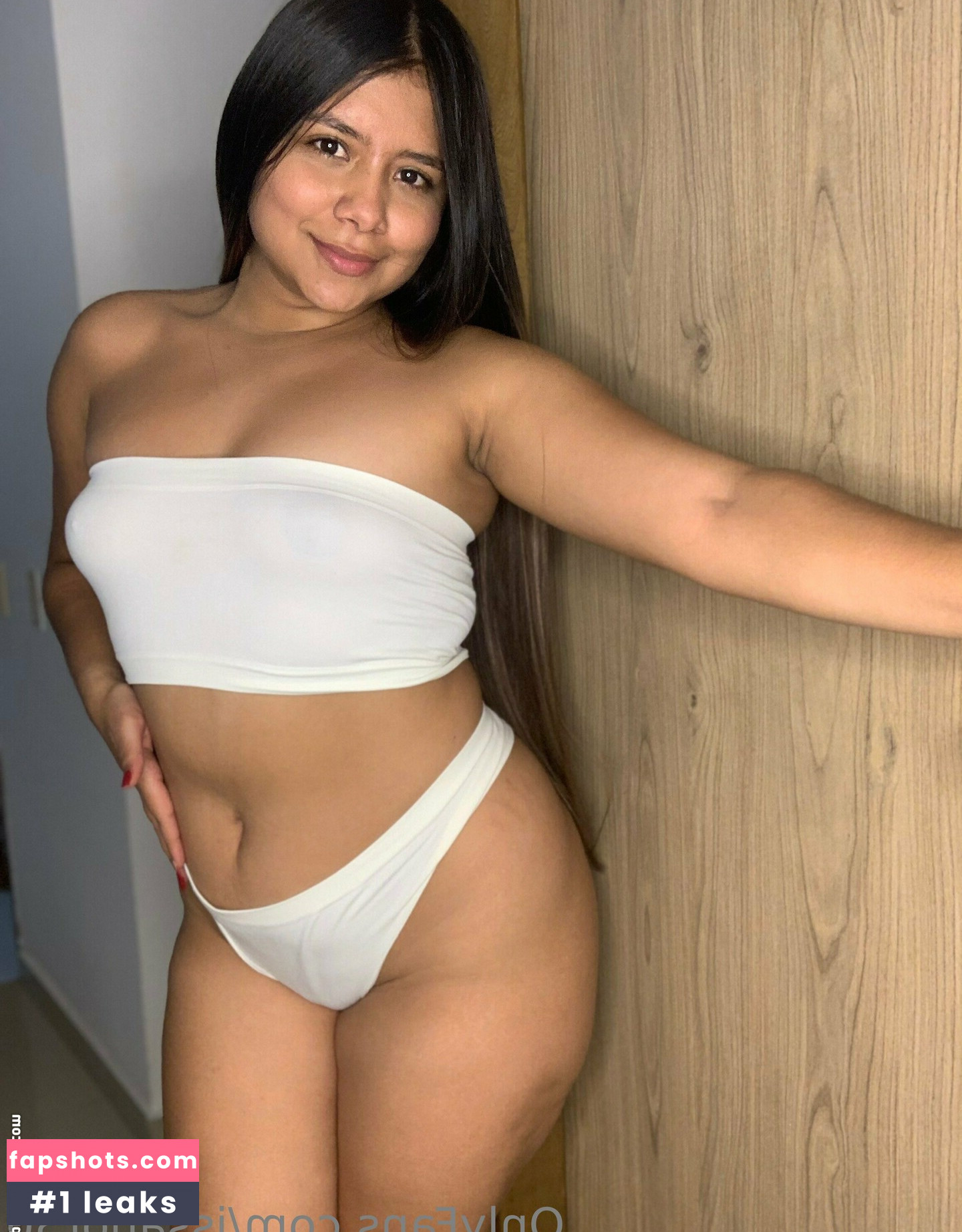 issahot30 gallery photo #56