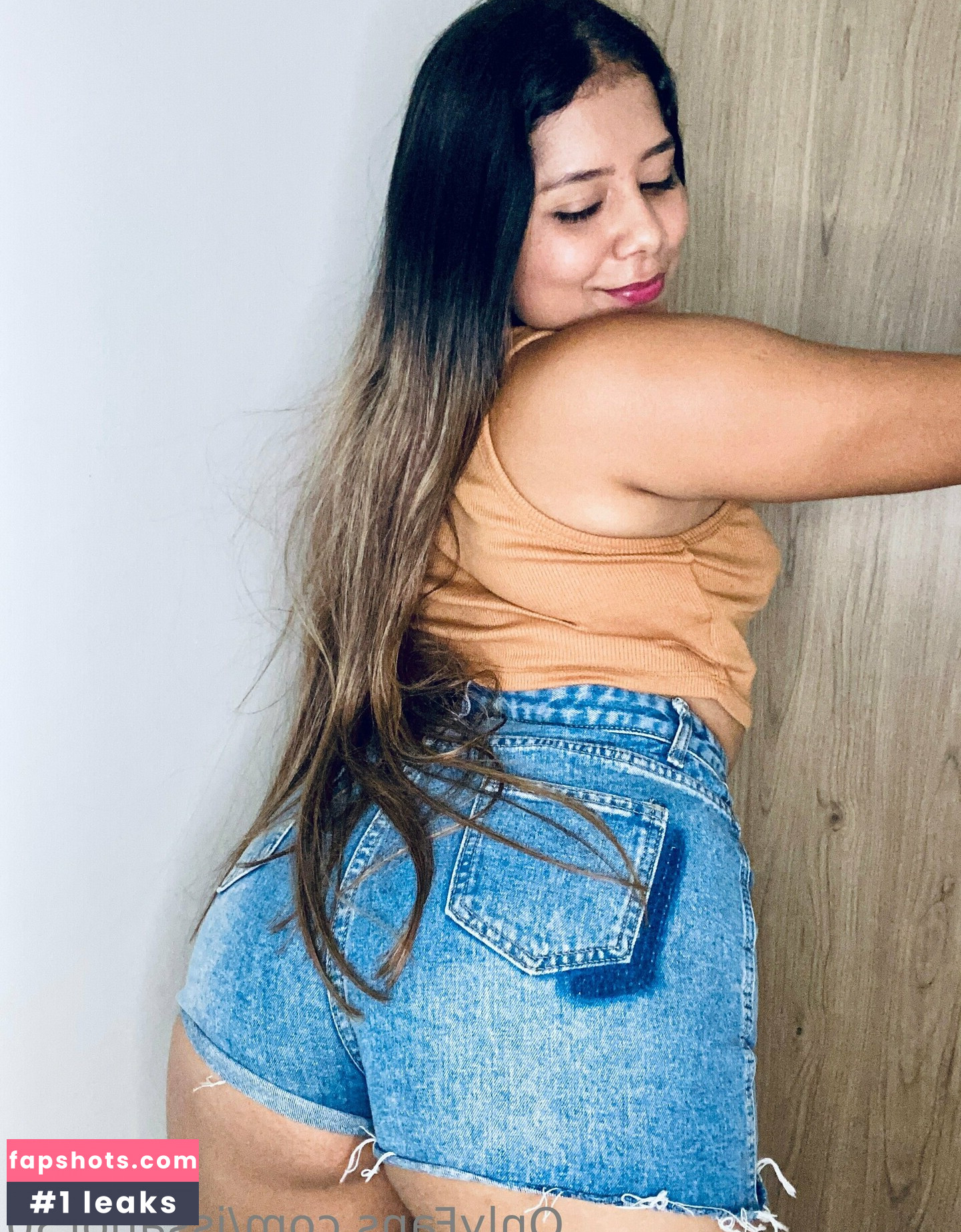 issahot30 gallery photo #72