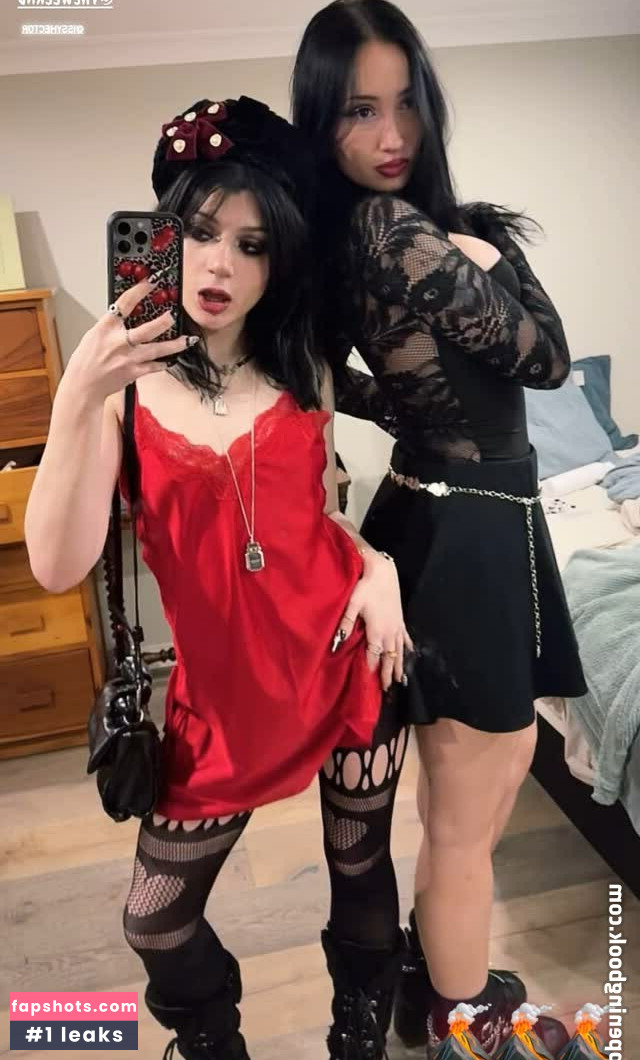 Issy.hecxo gallery photo #19