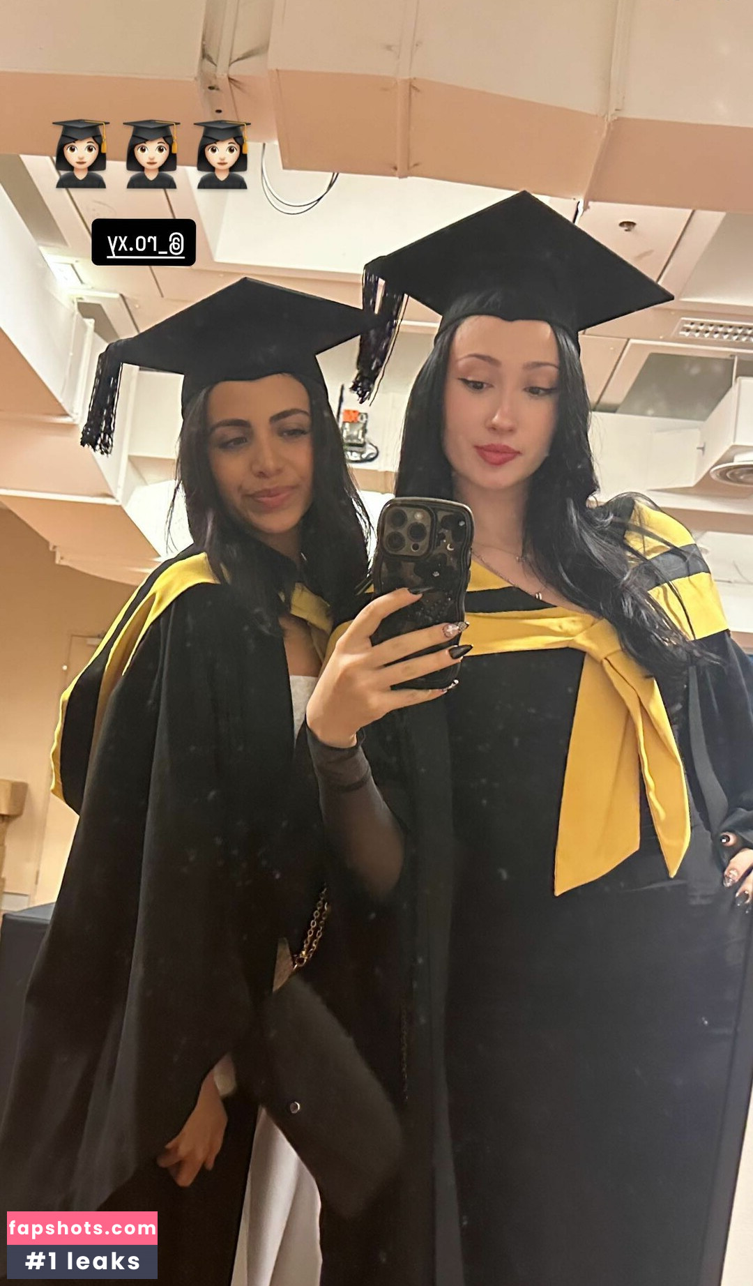 Issy.hecxo gallery photo #8