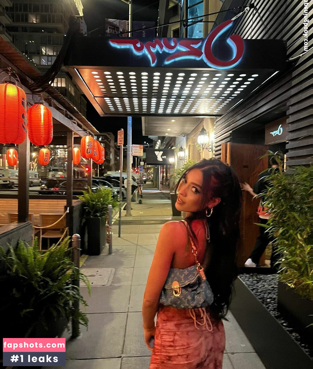 Italia Bradley gallery photo #22