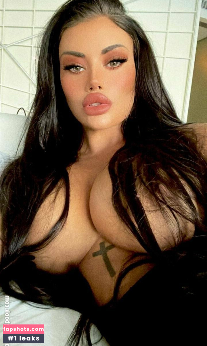 italia_kash nude babe gallery