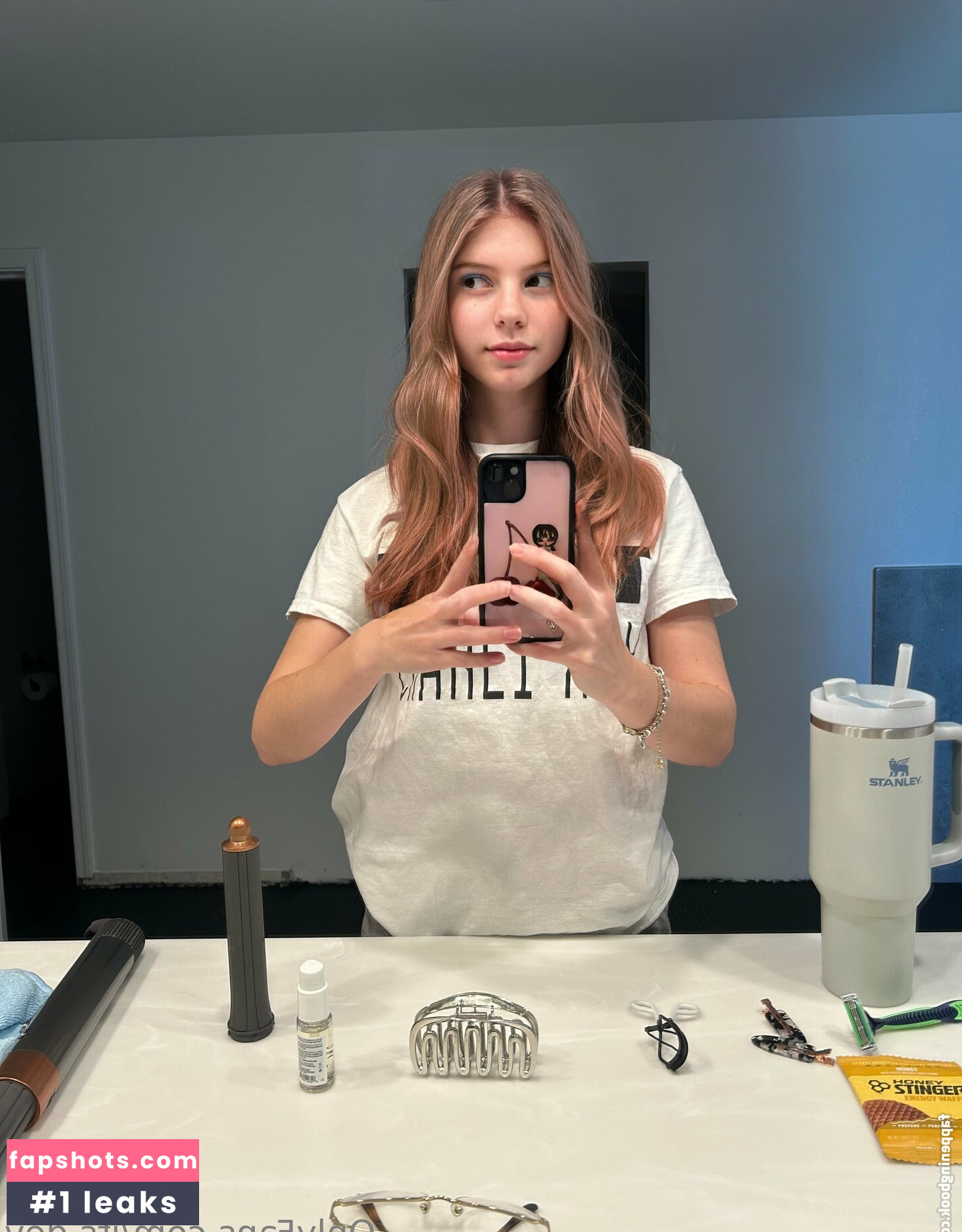 its.devon nude babe gallery