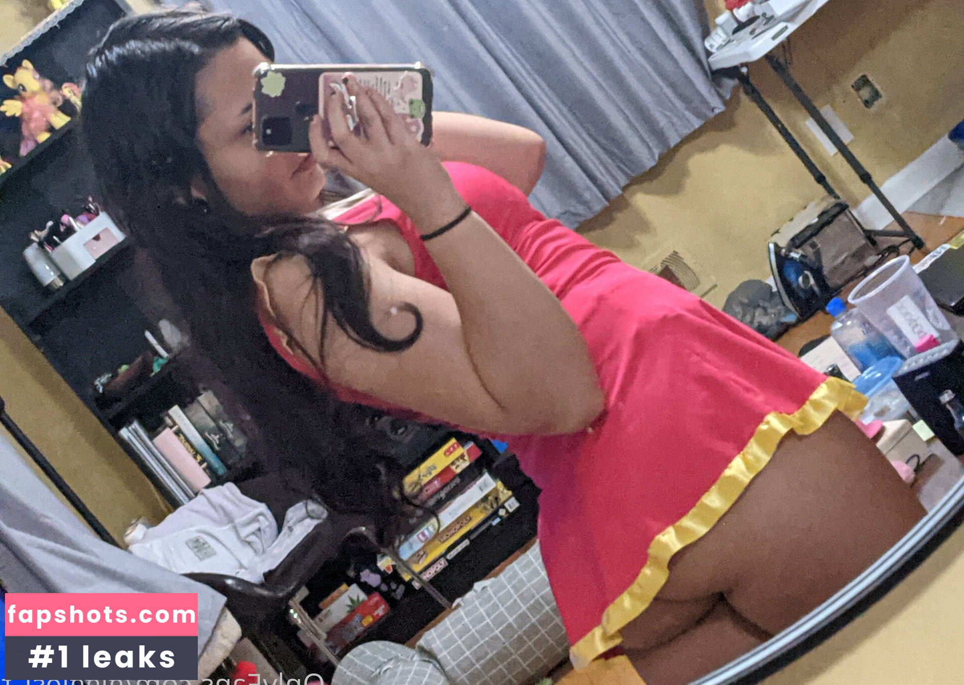 Its.kiwi.cosplay gallery photo #26