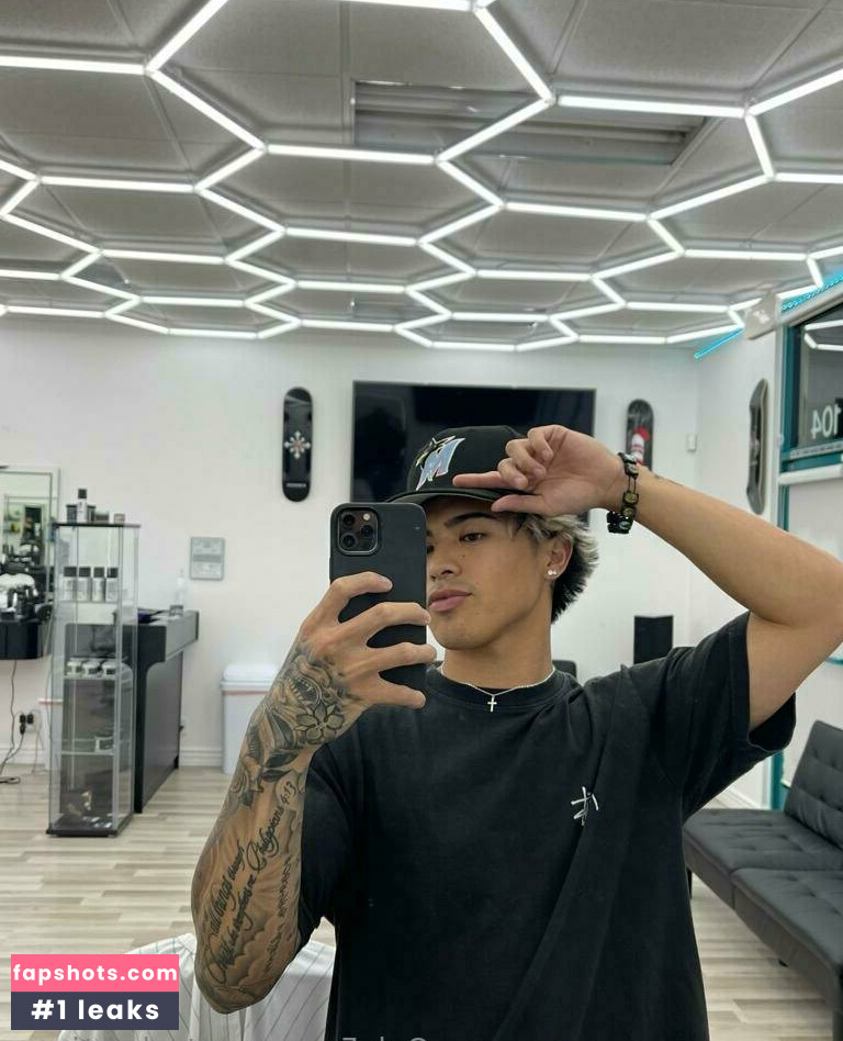 itschristiaan Nude Leaks OnlyFans Photos #5 - Fapshots