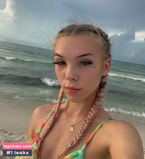 Itslovelyava Nude Leaks OnlyFans Photos #2 - LeakJerk