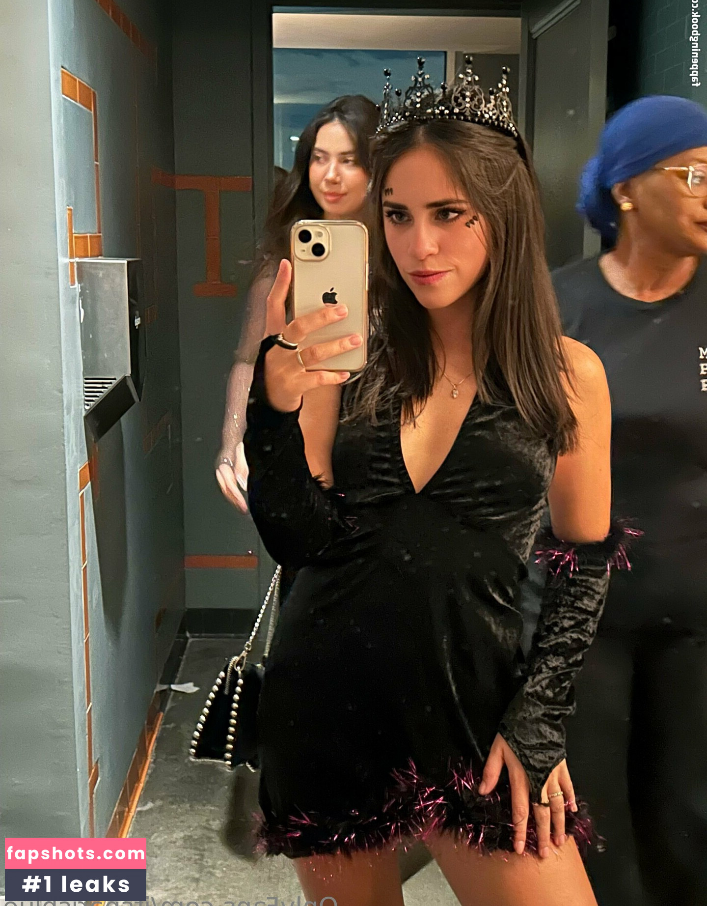 itsparisblue gallery photo #26