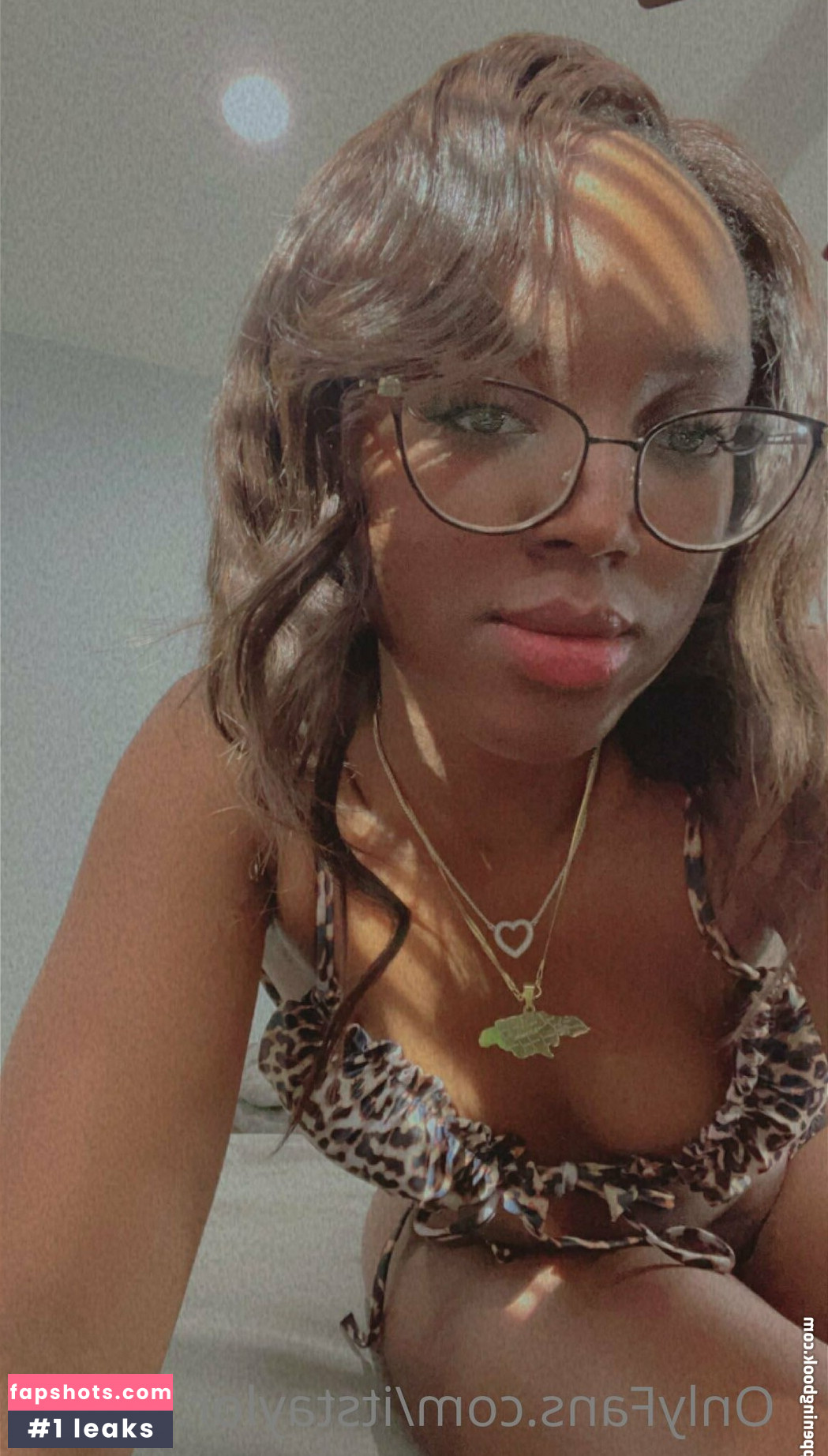 itstaylor.official gallery photo #25