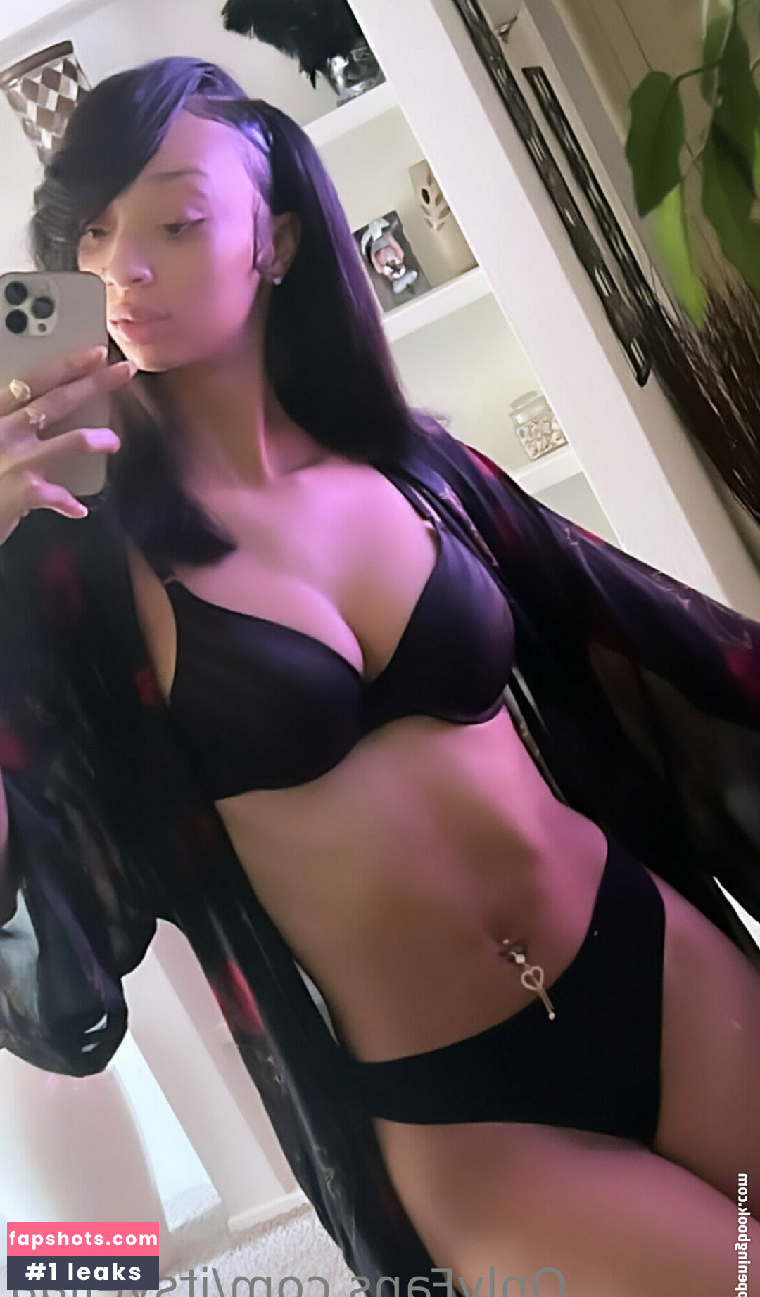 itsyellaa gallery photo #3