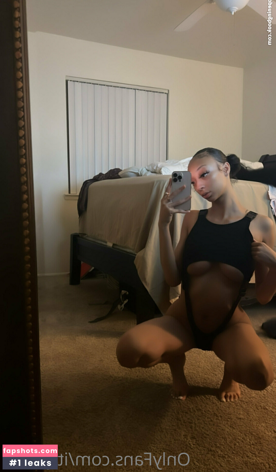 itsyellaa gallery photo #6