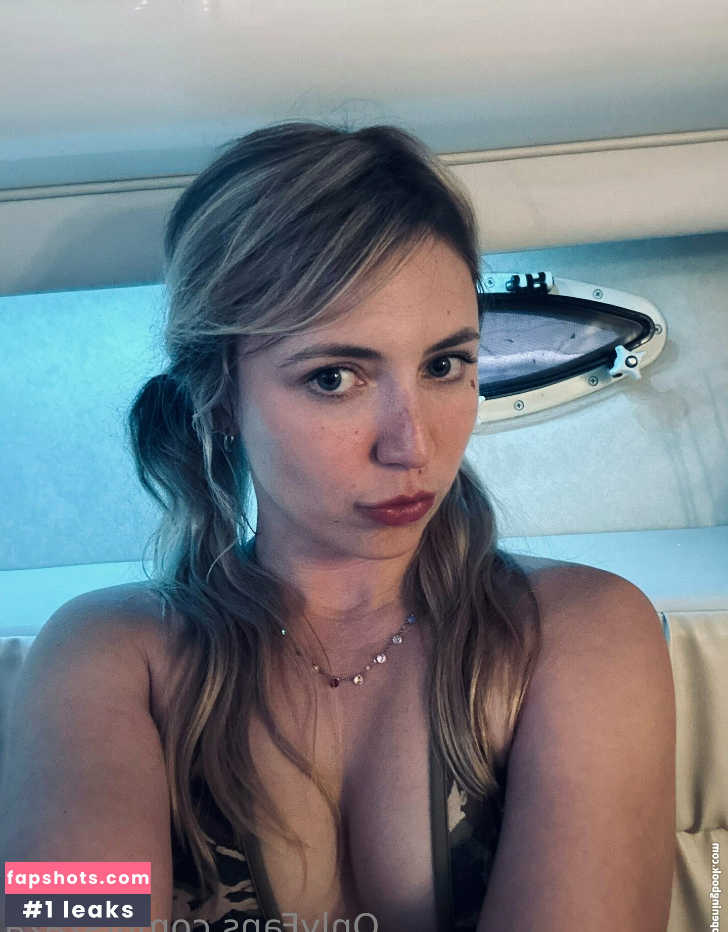 itszaza gallery photo #3