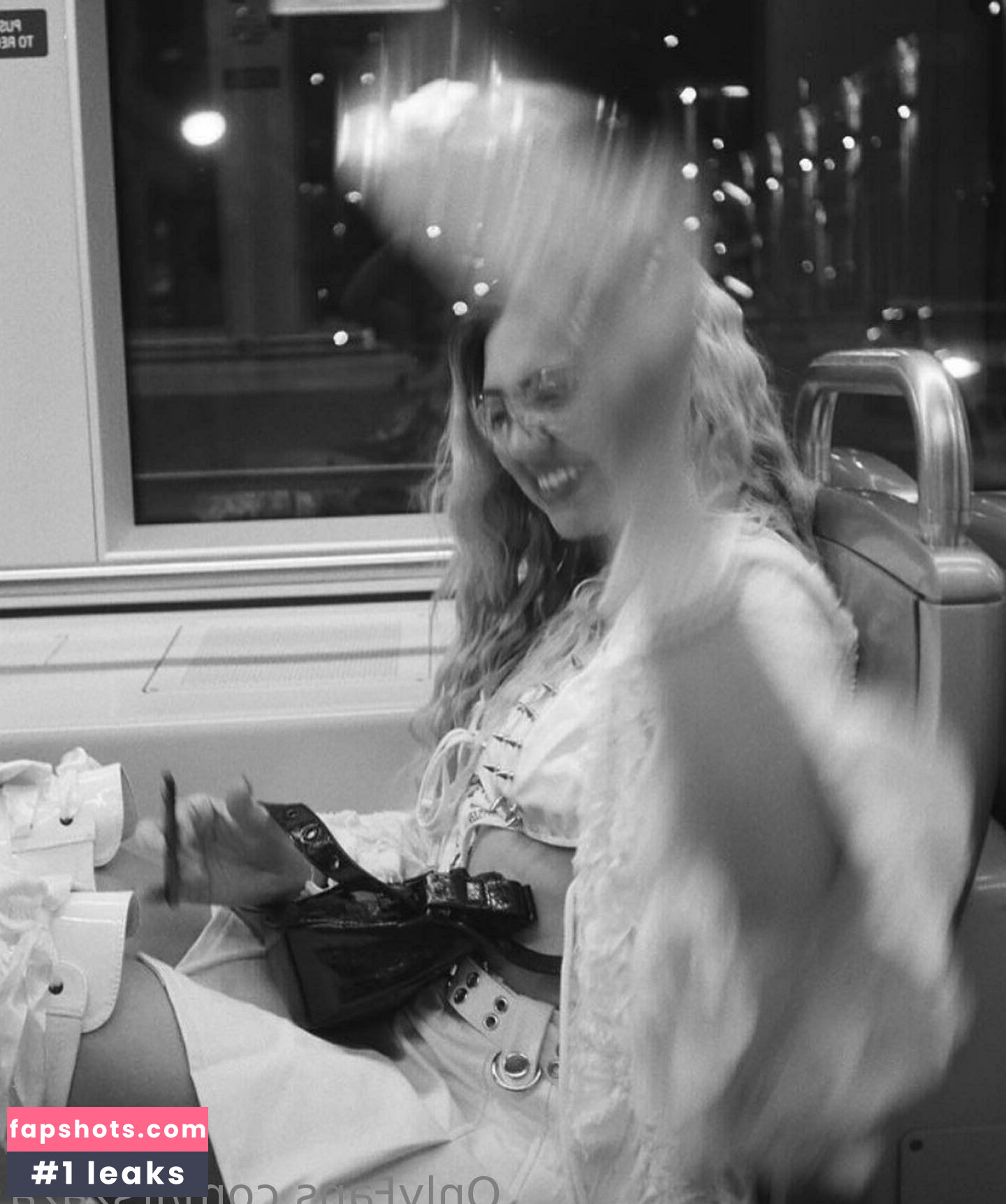 itszaza gallery photo #4