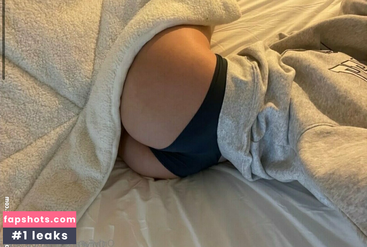 itszoexo nude babe gallery