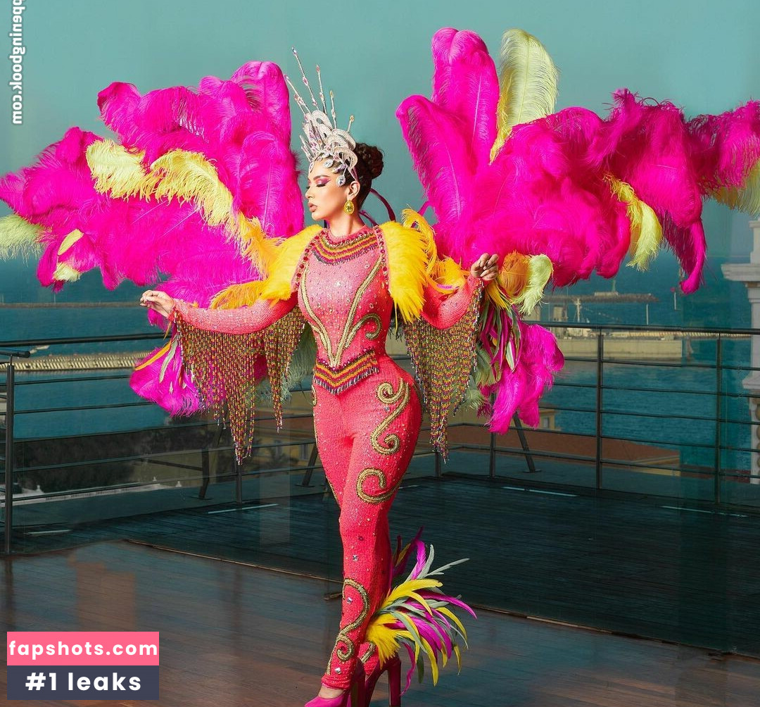 Itzel Cardenas gallery photo #5