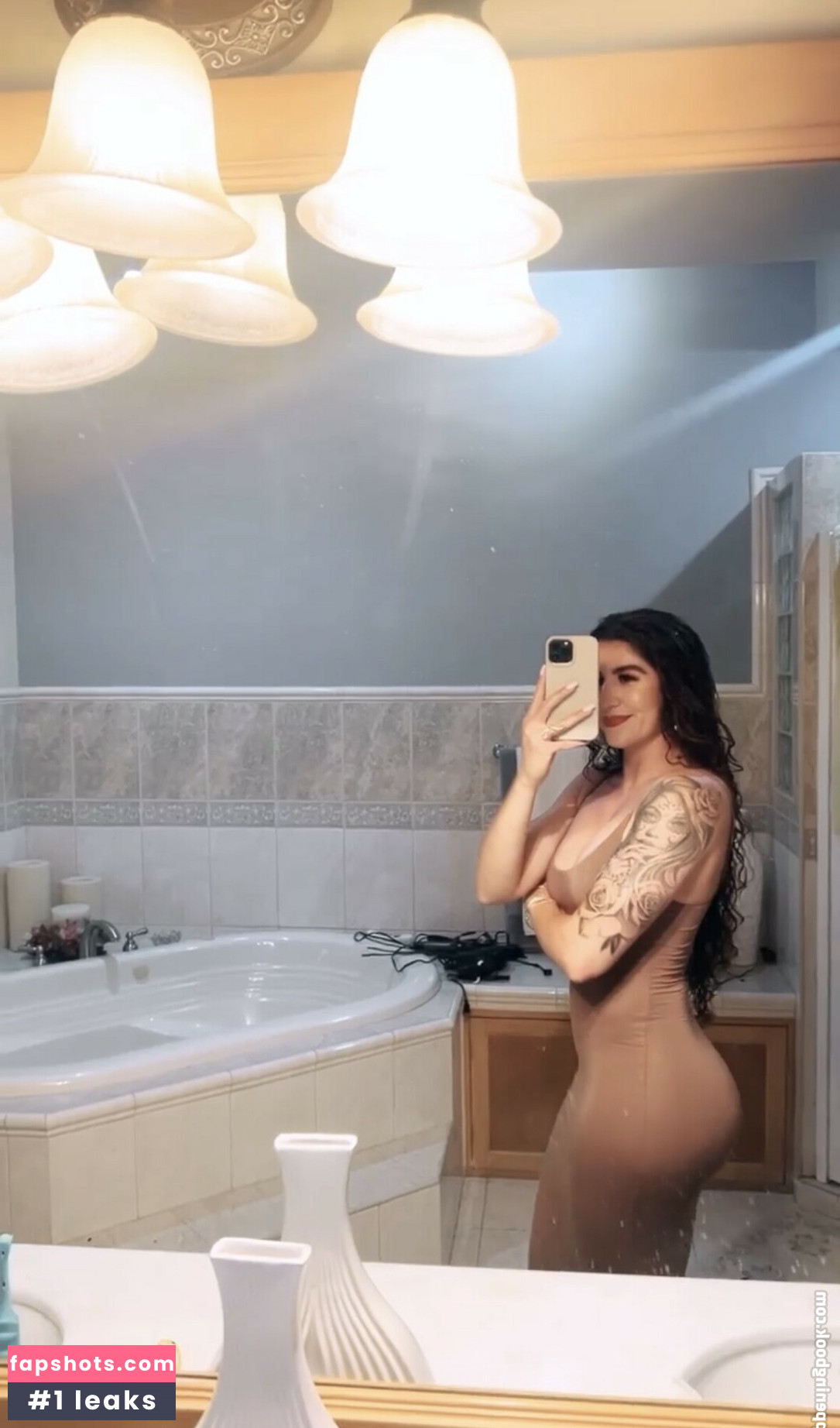 Itzel25_ nude babe gallery