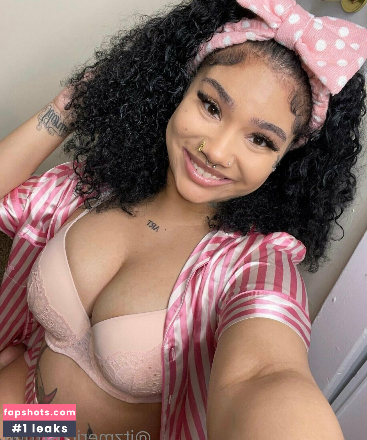 itzmericostrong gallery photo #10