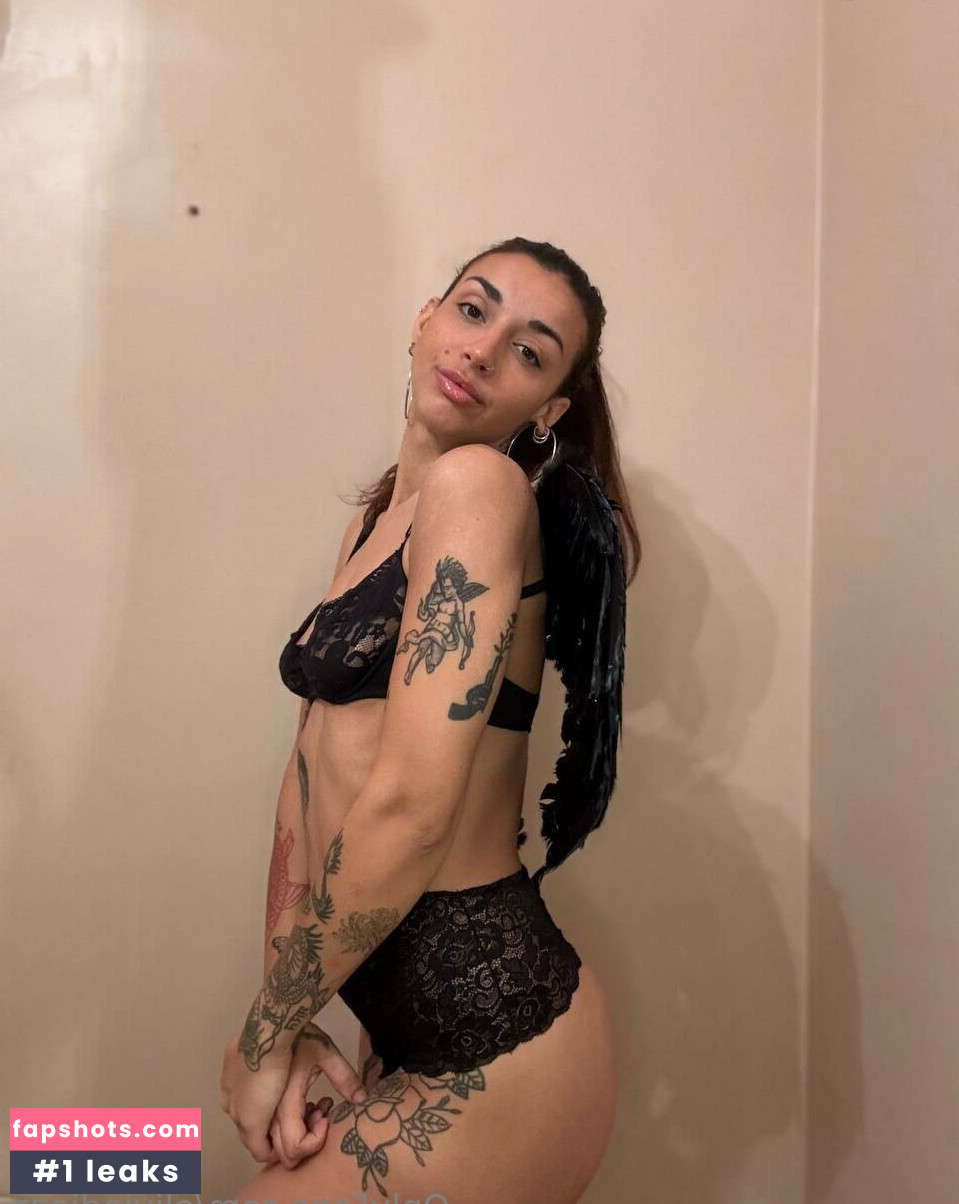 itzmevanii gallery photo #19