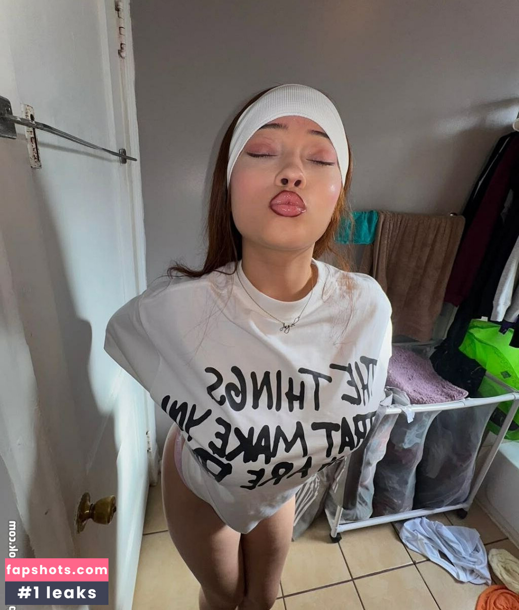 Itzwhitechina gallery photo #9