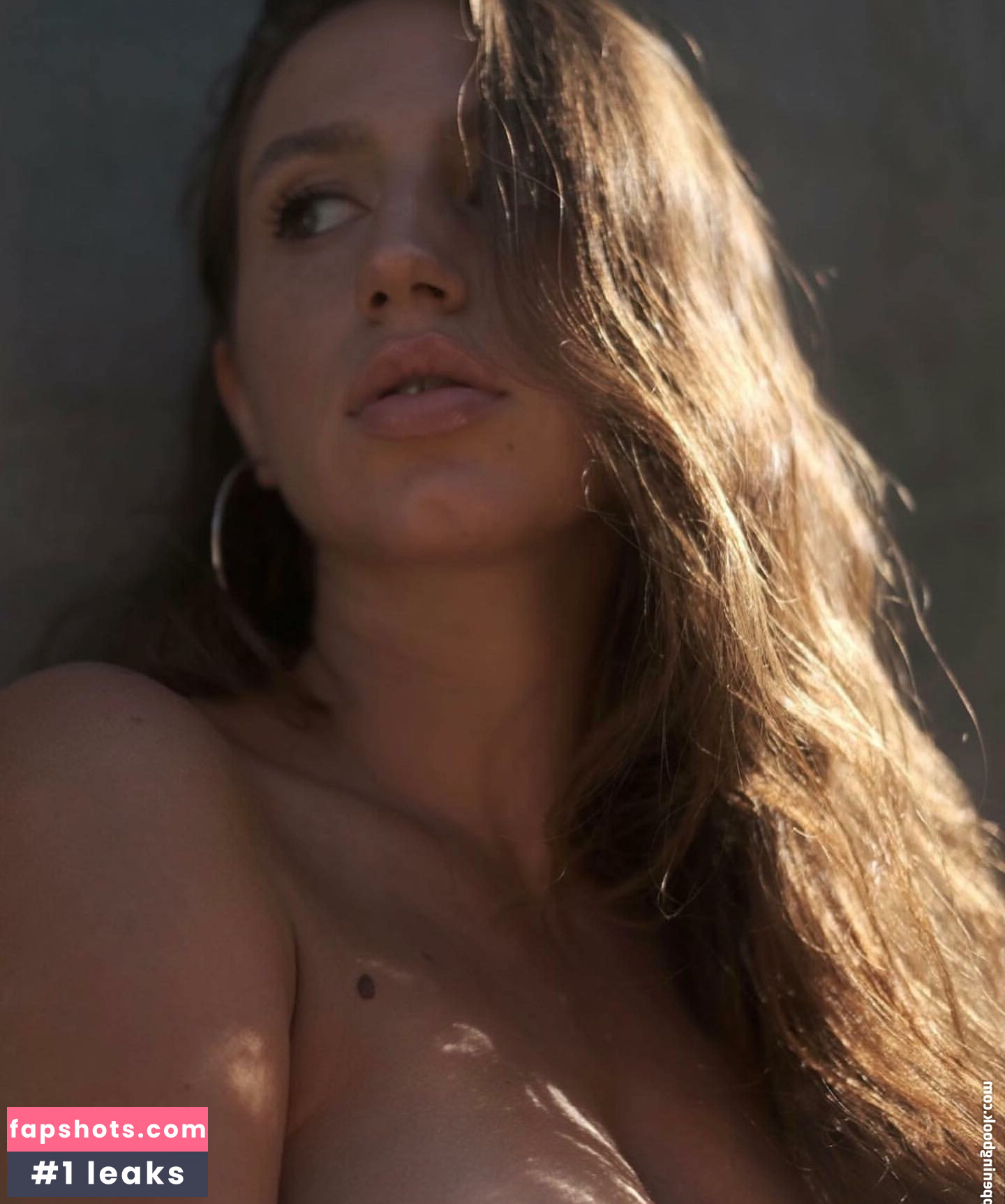 Iulia Girbu gallery photo #10