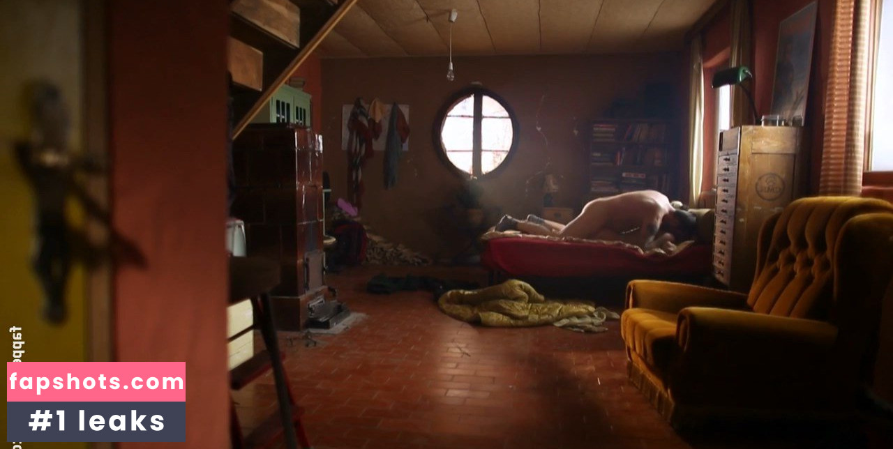 Iva Mihalic gallery photo #3