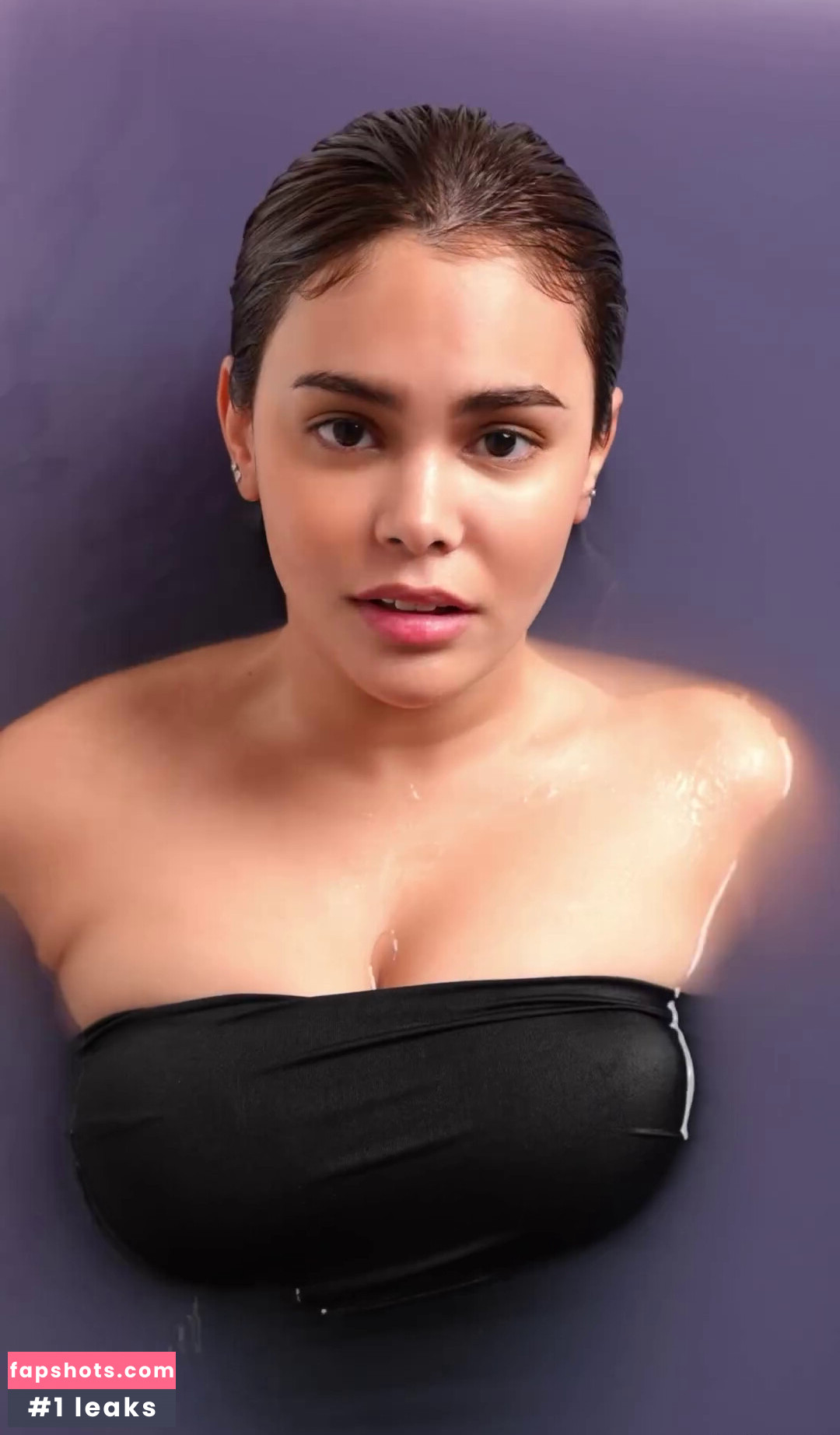 Ivana Alawi gallery photo #5