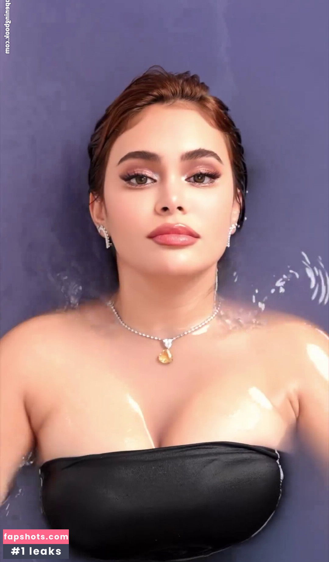 Ivana Alawi gallery photo #7