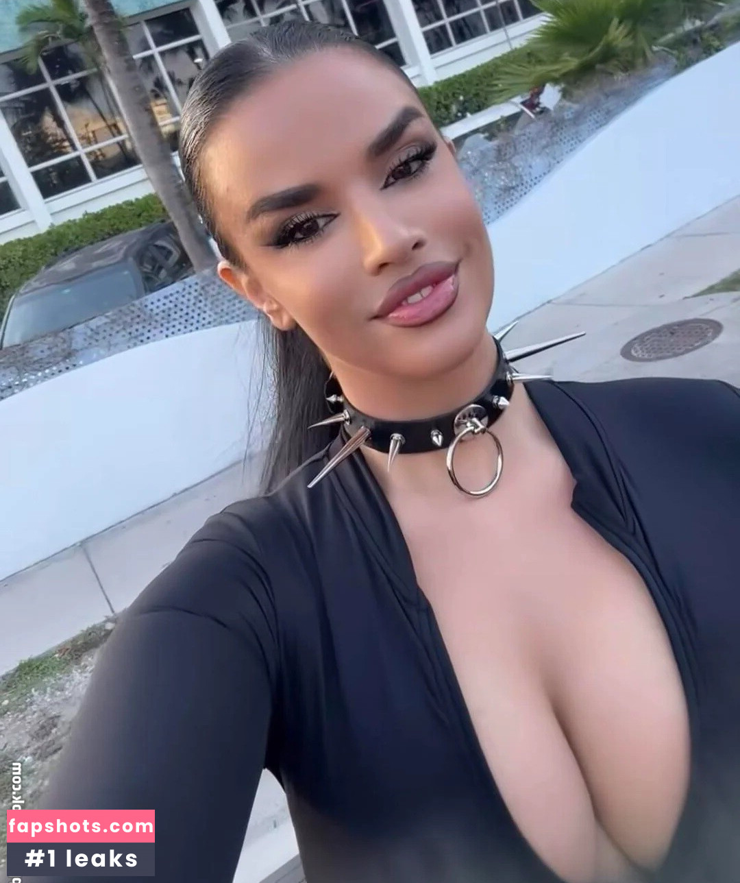 Ivana Knoll gallery photo #13