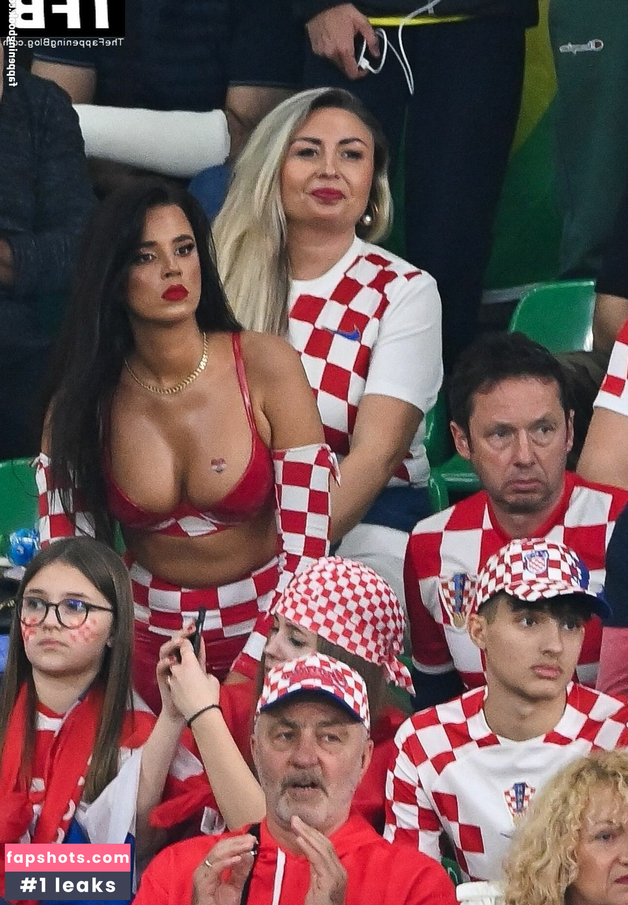 Ivana Knoll gallery photo #123