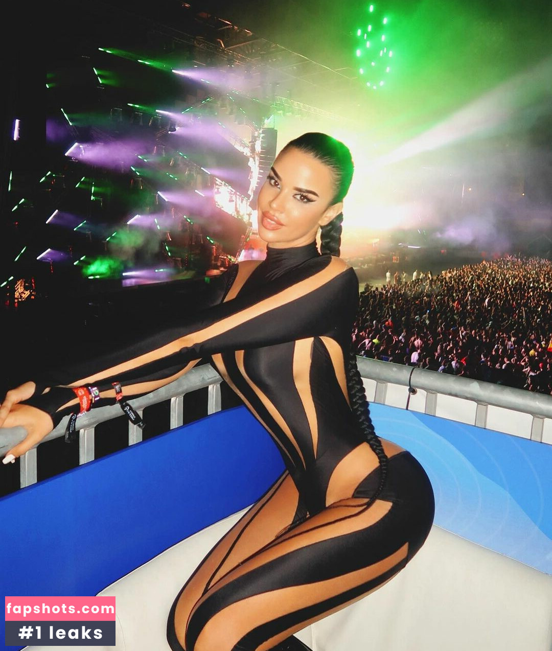 Ivana Knoll gallery photo #52