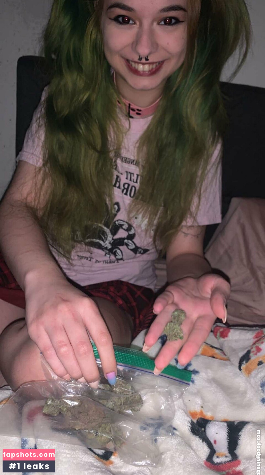 ivey.jade Nude Leaks OnlyFans Photos #5 - LeakJerk