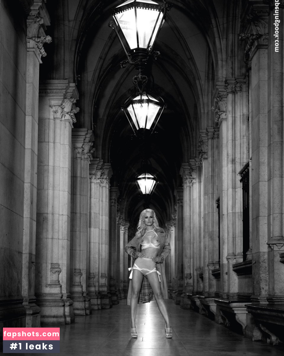 Ivonne Schoenherr gallery photo #51