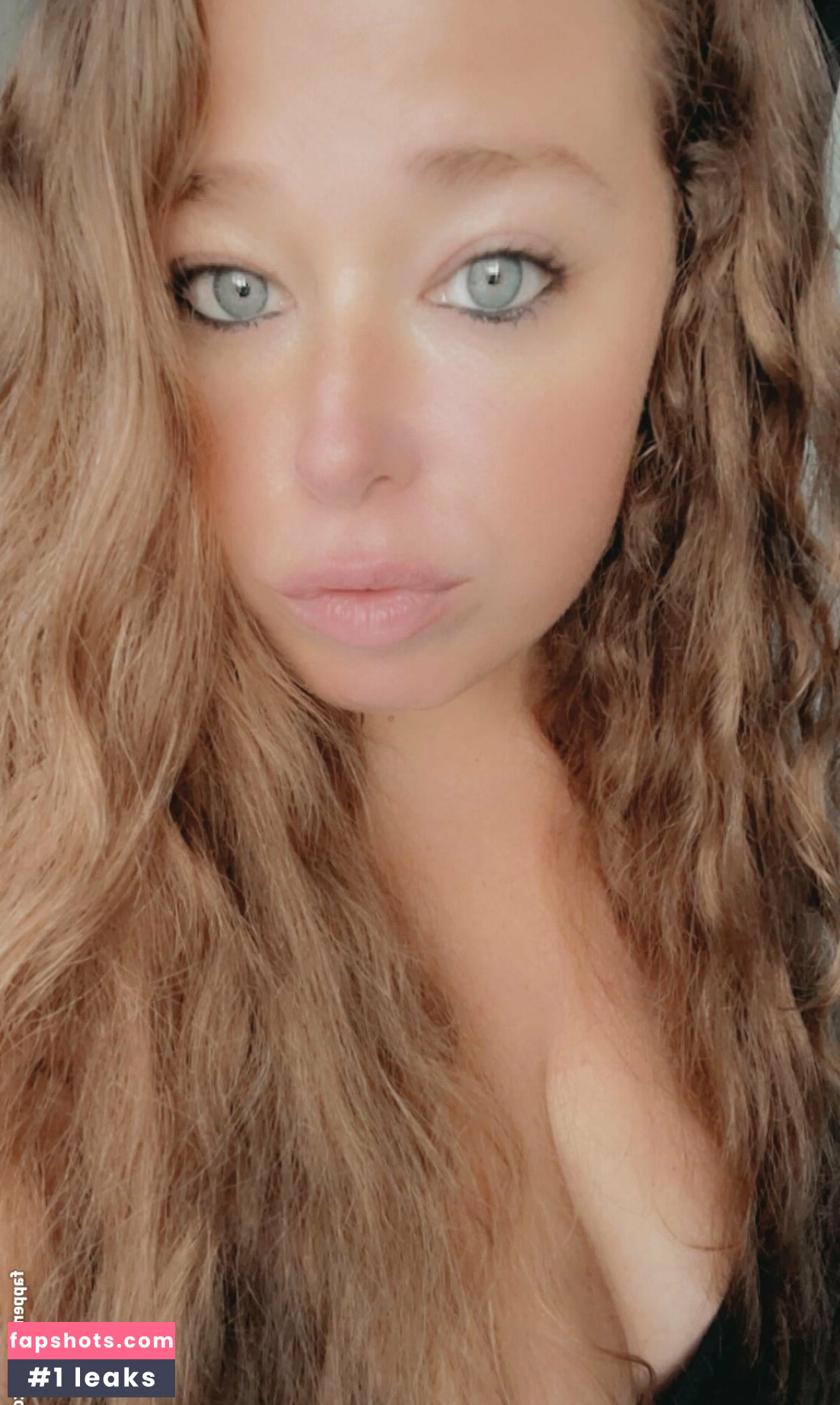 Ivy Mia gallery photo #14