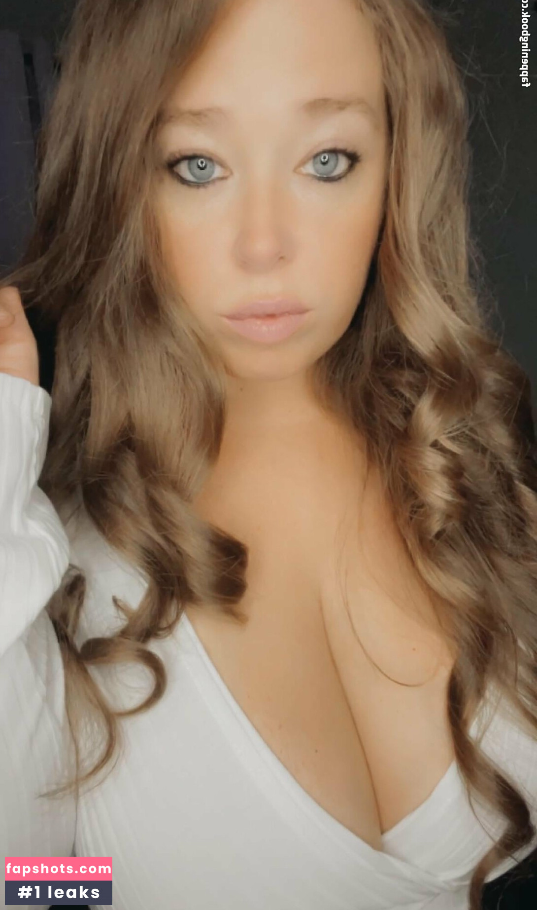 Ivy Mia gallery photo #23