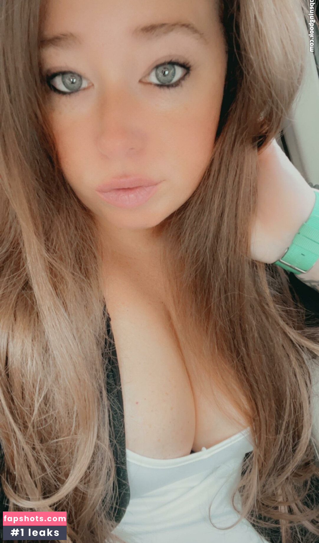 Ivy Mia gallery photo #29