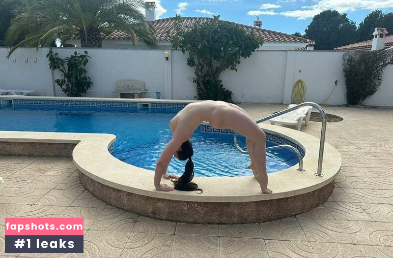 Ivy Rain gallery photo #19