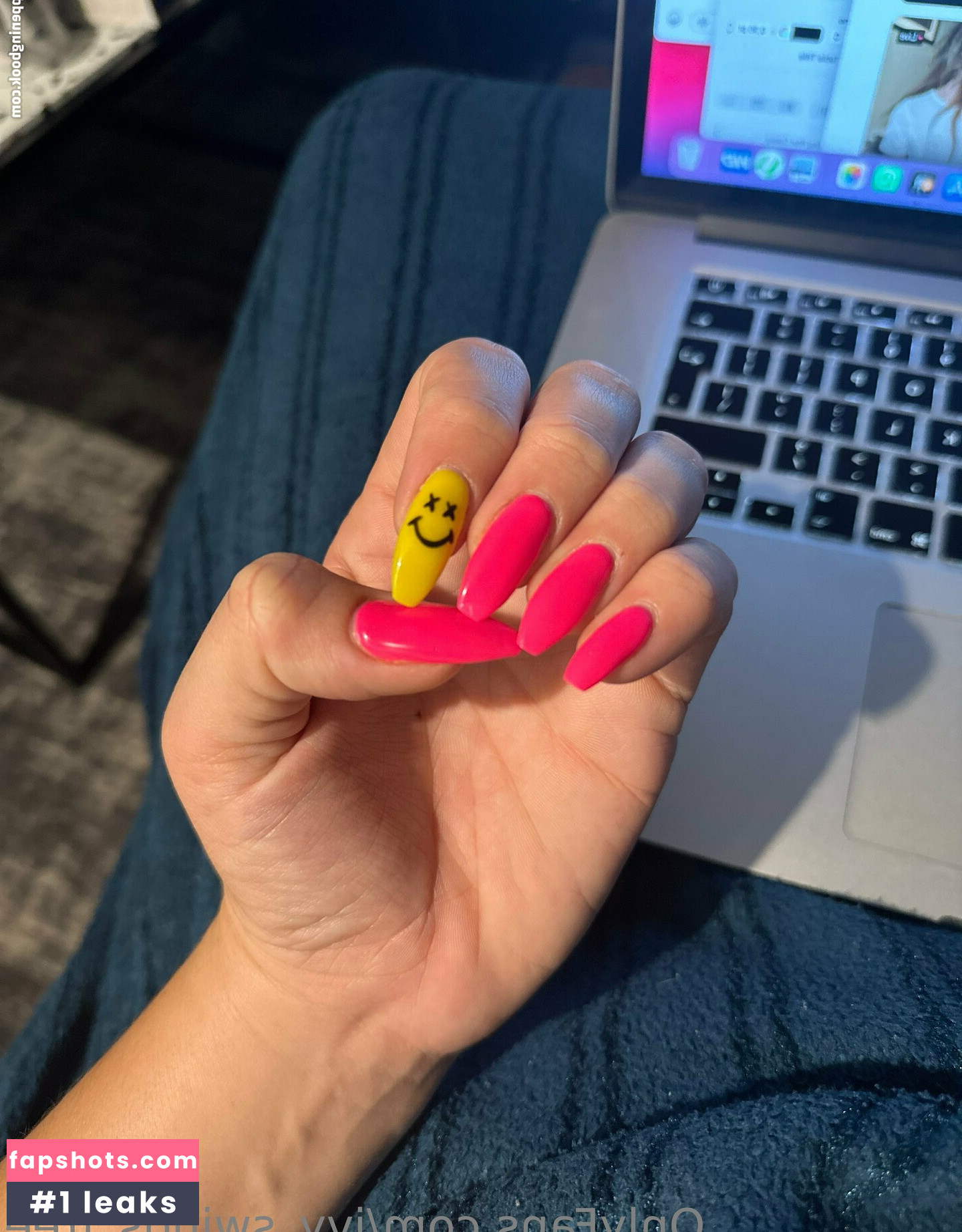 ivy_swings_free gallery photo #6