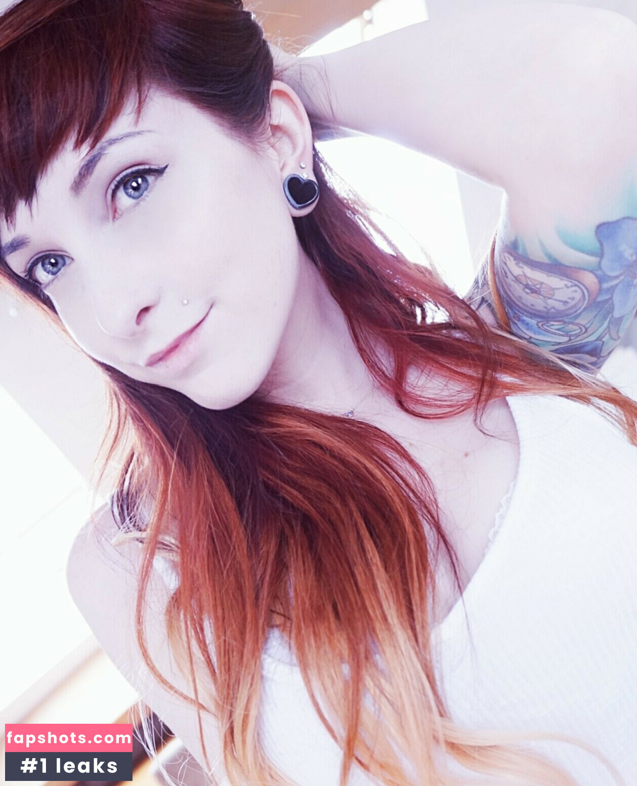 IvyLaura gallery photo #39