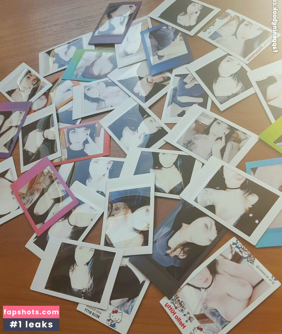 IvyLaura gallery photo #40