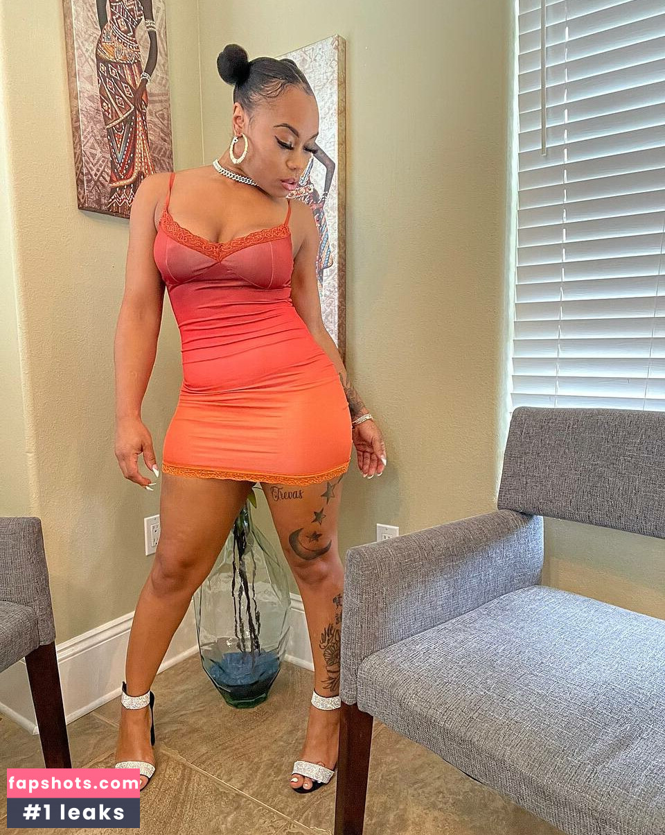 IvytheCharacter nude babe gallery