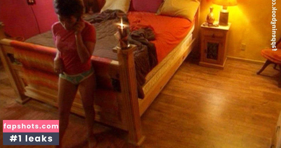 Iyari Limon gallery photo #11