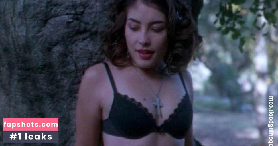 Iyari Limon gallery photo #3